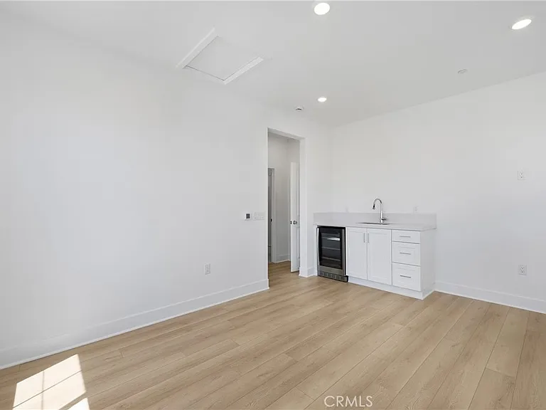141 Dolores — Photo 22