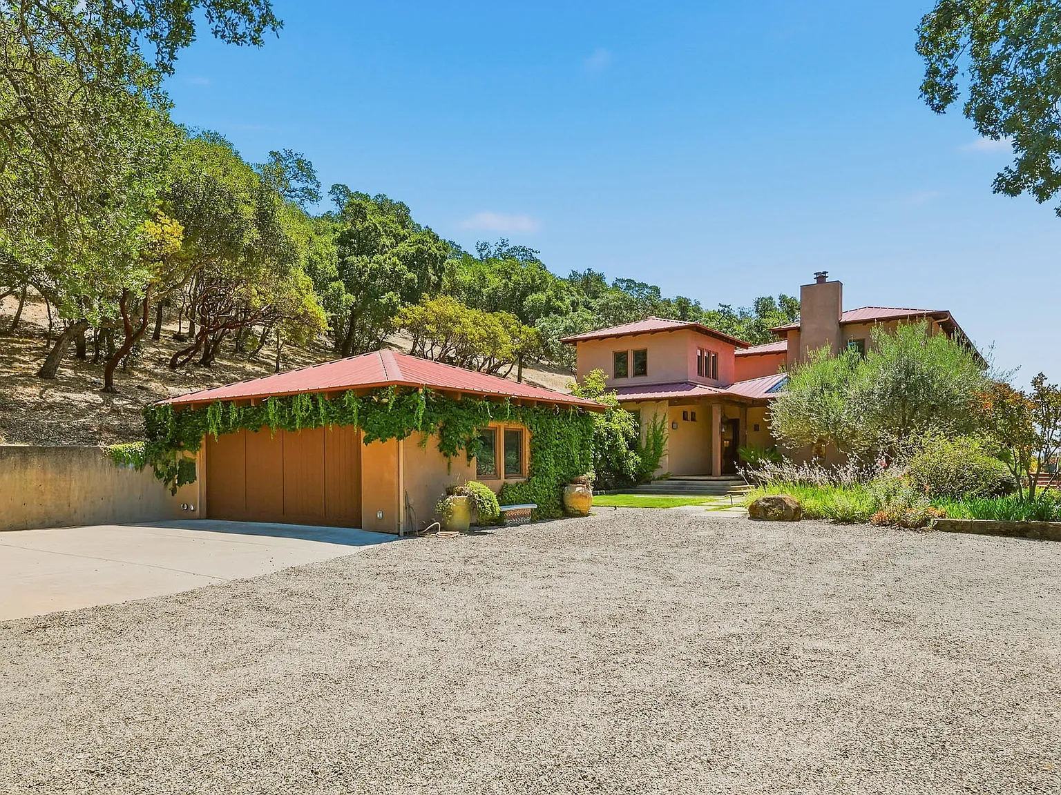 5 bed, 4500 sqft, $30,000 — Photo 4