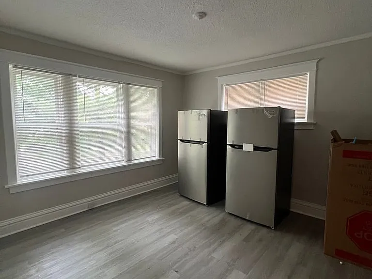 5335 Bancroft Ave — Photo 20