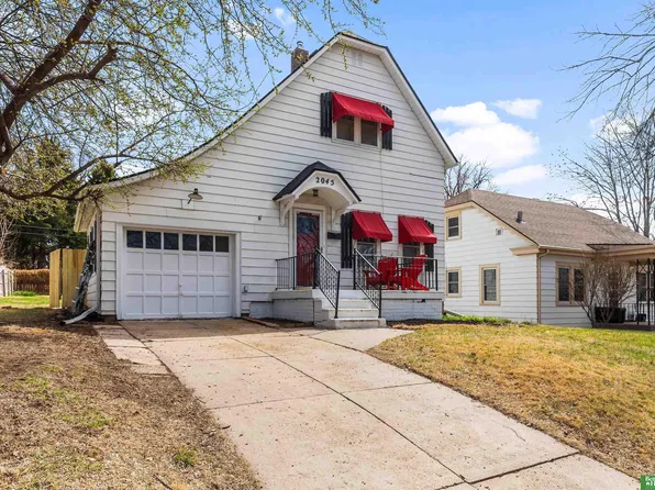 2045 N 62nd St, Omaha, NE 68104