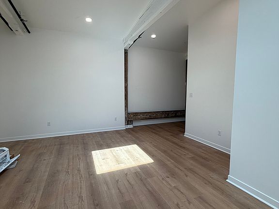 3rd image of 503 N Broad St #F