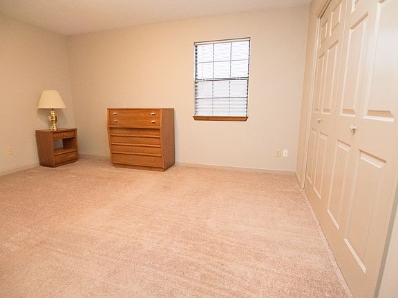5th image of 521 N Maple St