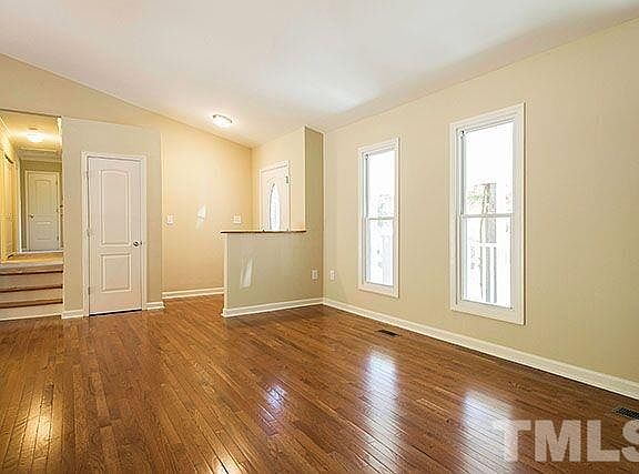 5th image of 8 Westbury Pl