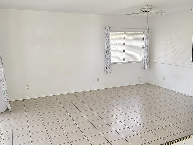 202 McDonald St #1 — Photo 4