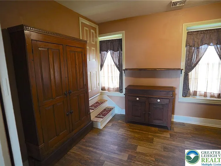 9020 Schantz Rd — Photo 24