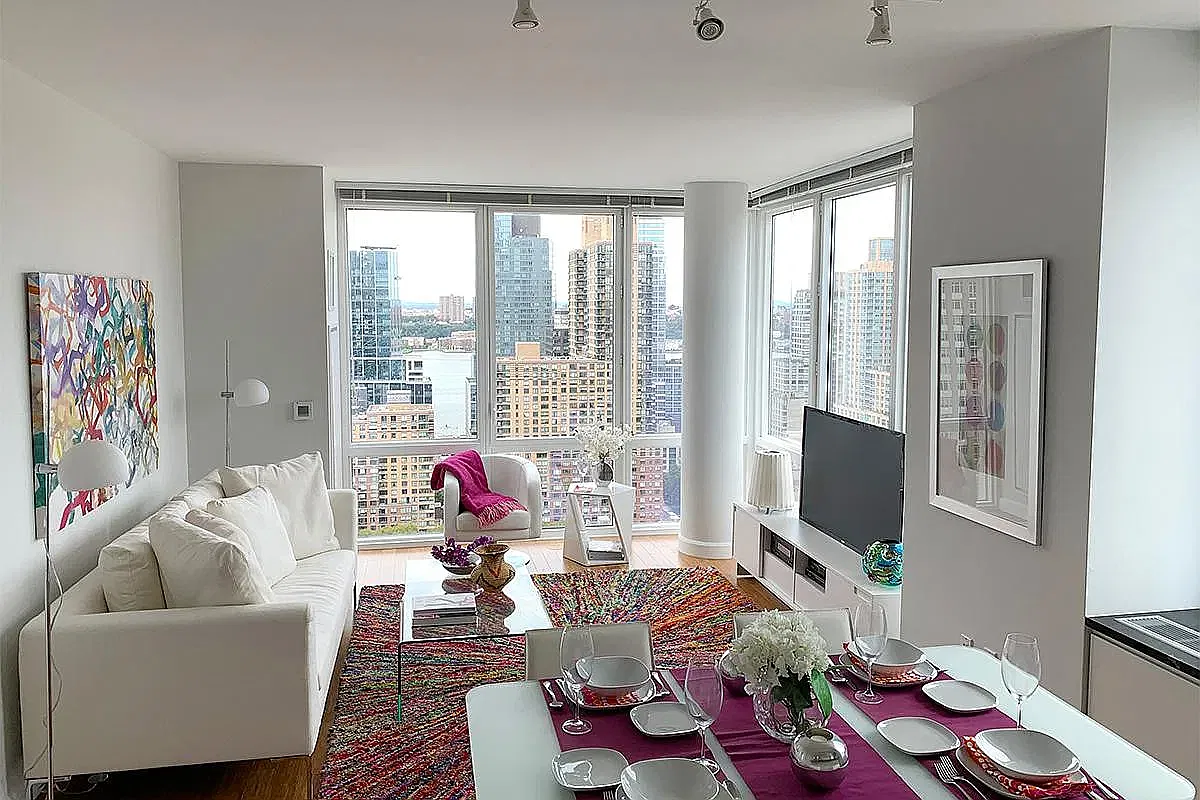 160 West 62nd Street — Photo 2