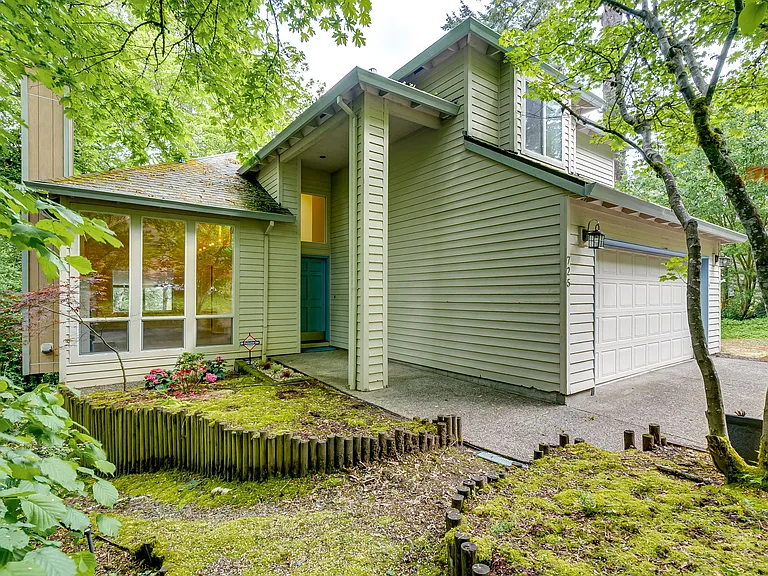 725 Ash St — Photo 5