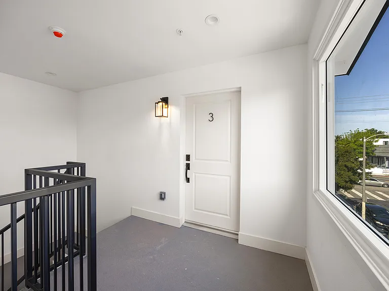 1276 W 38th St #3 — Photo 3