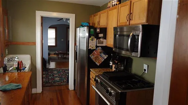 204 S Francis Ave — Photo 3
