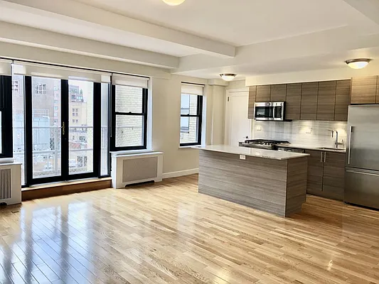 Rented by Stonehenge NYC LLC | media 13