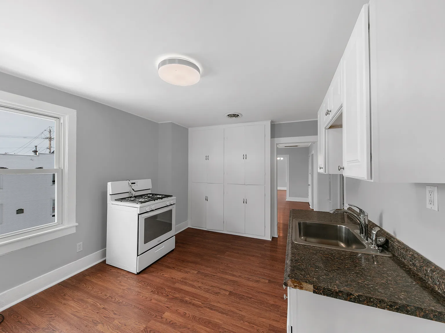 34-36 Malta Avenue - 34 Upstairs — Photo 2