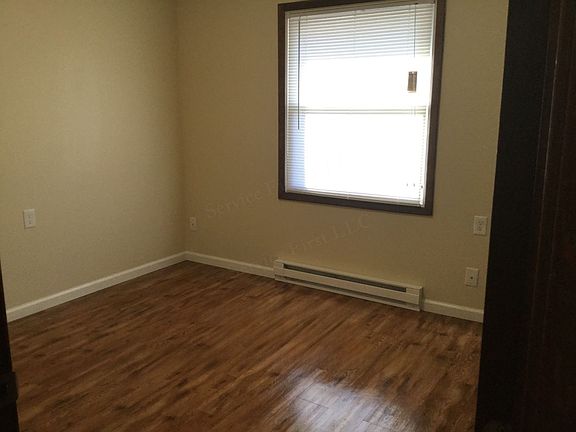 4th image of 410 S Smith St #6