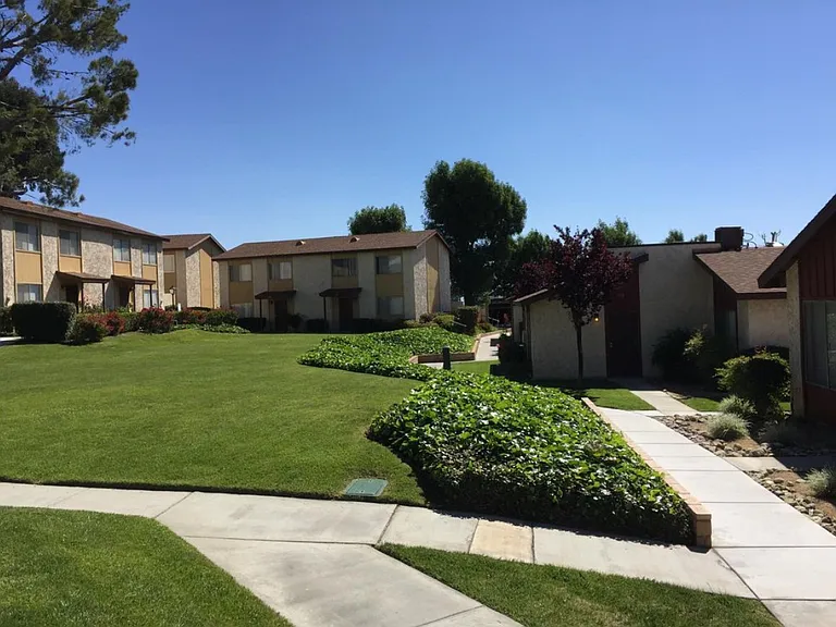 1342 Vista Serena Ave #1 — Photo 10