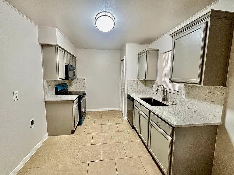 809 Cielo Vista Dr — Photo 6
