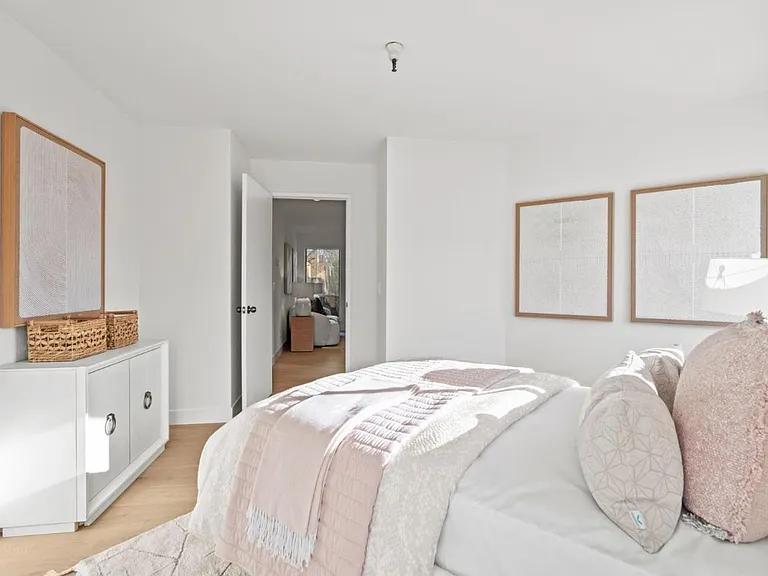314 Grant Ave — Photo 4
