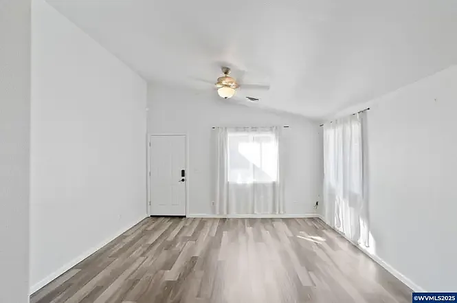 431 Geary St SE — Photo 11