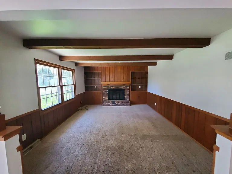 N55W21387 Logan Dr — Photo 8