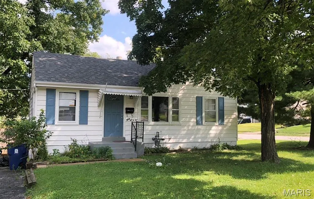 3 bed, 1.5 bath, 792 sqft, $1,550 — Photo 1