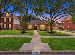 7606 Shangrila Ln, Houston, TX 77095