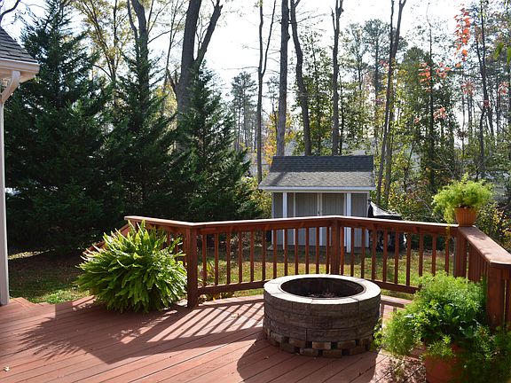 4th image of 333 Piney Forest Dr
