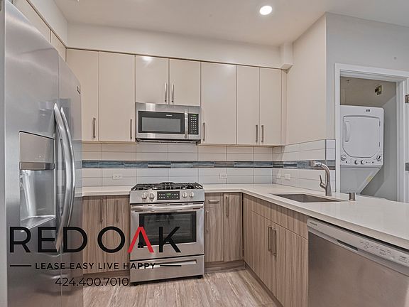 4th image of 5550 1/4 Bonner Ave #208
