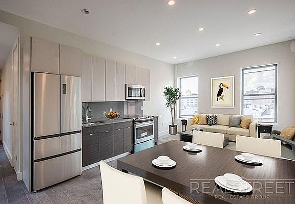 2nd image of 358 Kosciuszko St APT 2C