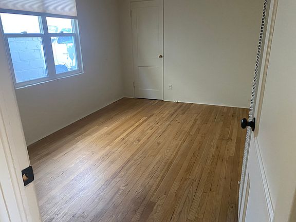 5th image of 250 E 9th St