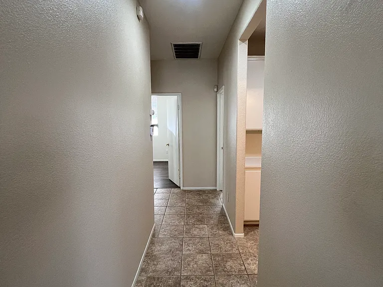 27474 Fallbrook Ct — Photo 15