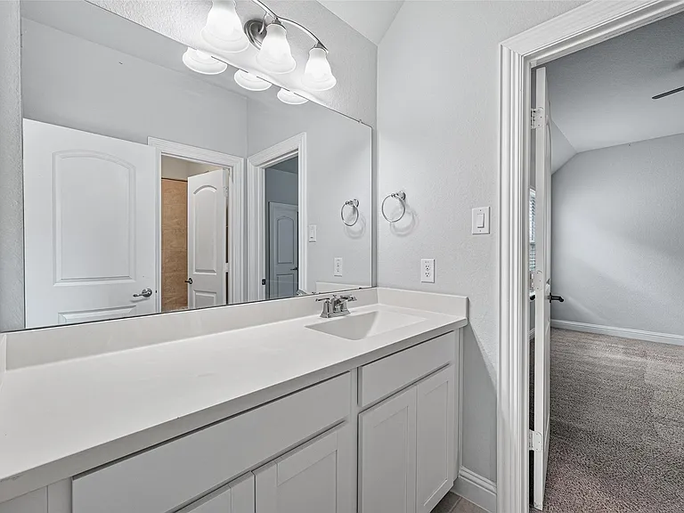 24419 Avanti Dr — Photo 38
