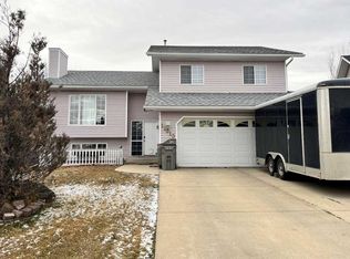 11010 E 91a St, Grande Prairie, AB T8X1K3