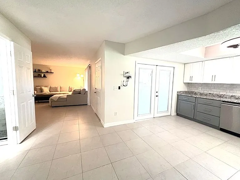 104 Moonstone Ct — Photo 8
