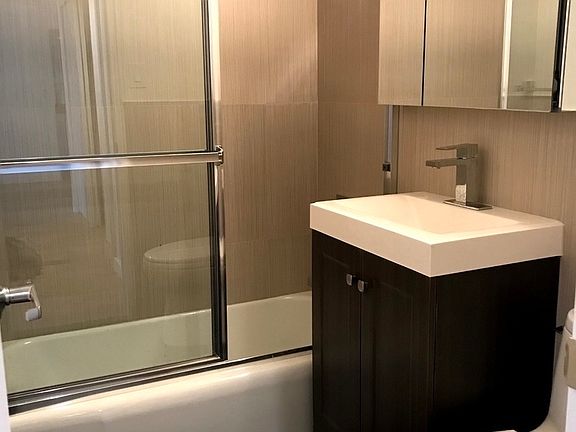 5th image of 279 E 44th St APT 7B