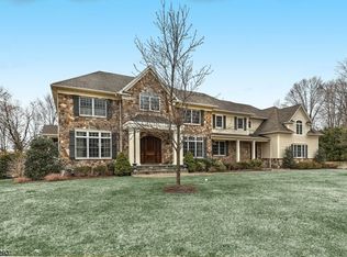 22 Belmont Ct, Basking Ridge, NJ 07920