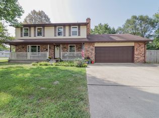 932 Pinecrest Dr, Rantoul, IL 61866