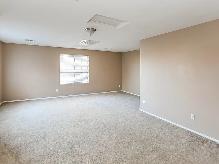 6830 S 44th Ln — Photo 10
