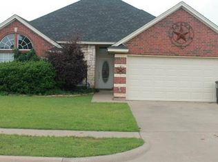 701 Hill Ln, Cleburne, TX 76033