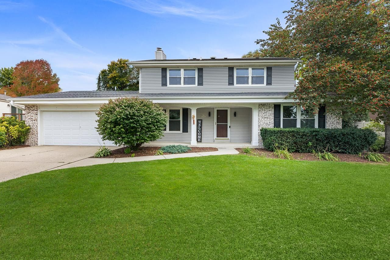 N21W23340 Ridgeview Pkwy, Waukesha, WI 53188