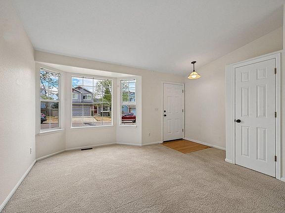 4th image of 1432 Hyacinth Way