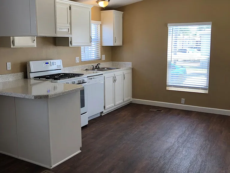 Palm Lodge Estates — Photo 10