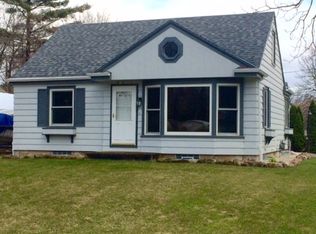W175S7026 Hiawatha Dr, Muskego, WI 53150