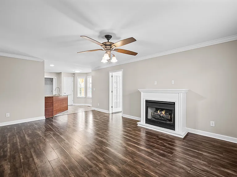 405 Tranquill Ln — Photo 9
