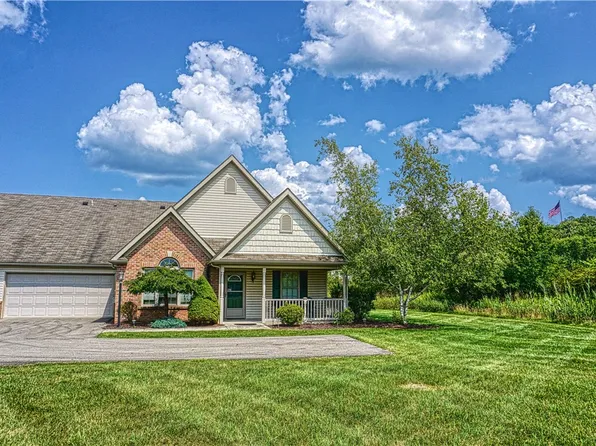 107 Arlington Dr, Slippery Rock, PA 16057