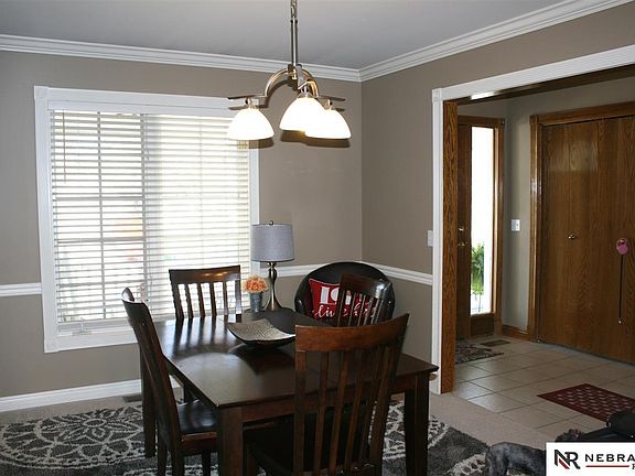 5th image of 15111 Borman St