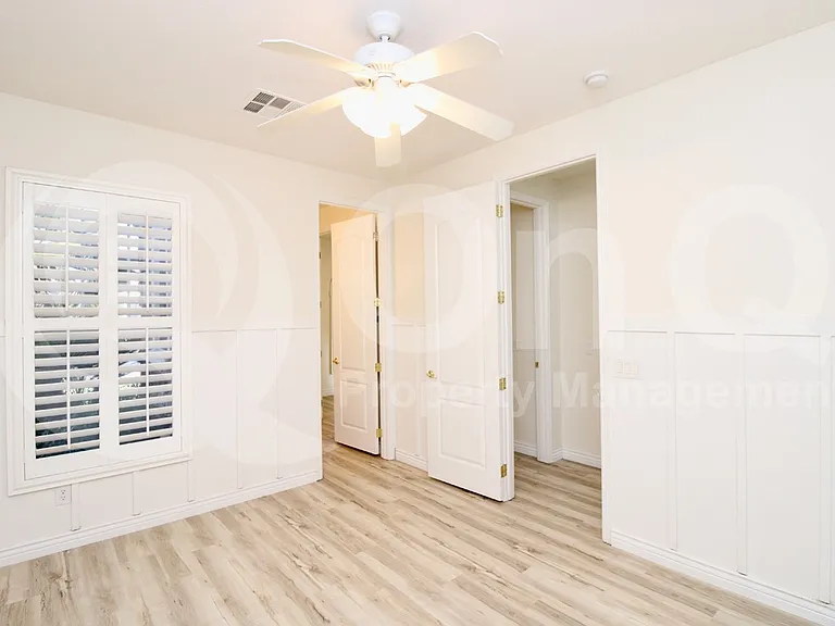 2451 E Honeysuckle Pl — Photo 13