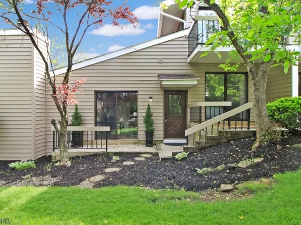 119 Overlook Dr, Union Twp., NJ 08809