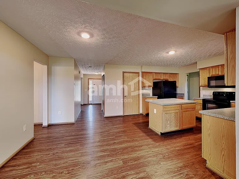 4308 Shady Meadows Dr — Photo 4