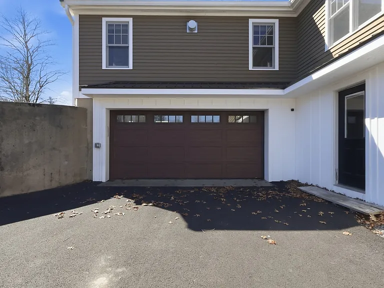 235 Brook St #2B — Photo 15