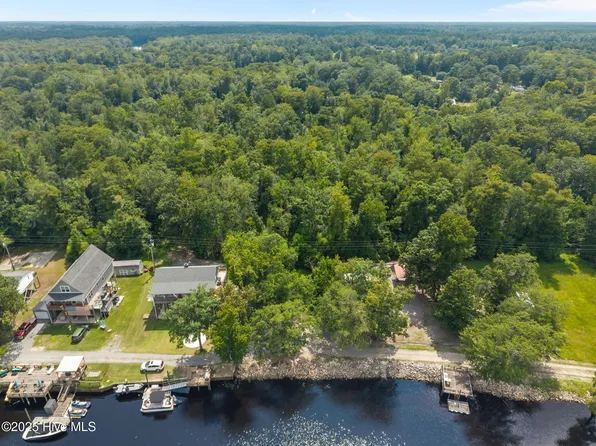 40 S Holly Shelter Estates Road, Rocky Point, NC 28457