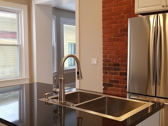 2nd image of 30 Livingston St #1