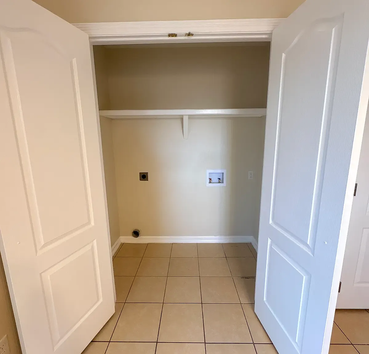 2 bed, 1.5 bath, 1000 sqft, $900 — Photo 3